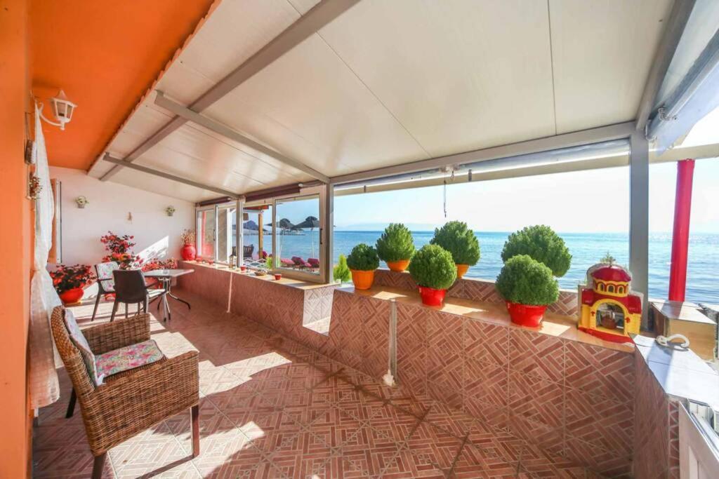 Elena Beach Apartment Mesongi Exterior photo