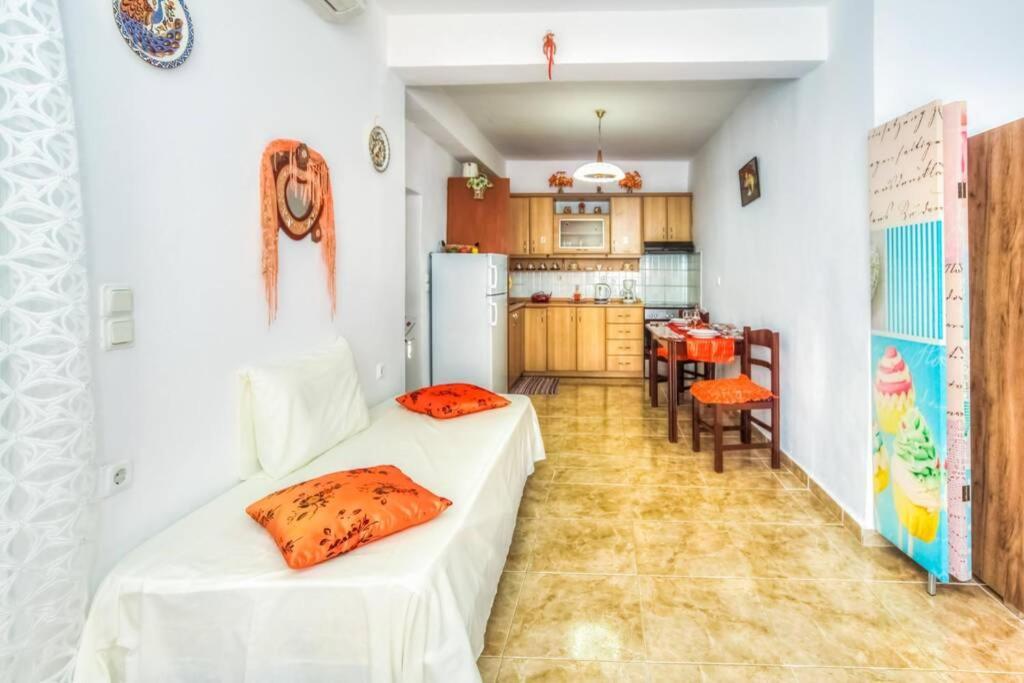 Elena Beach Apartment Mesongi Exterior photo