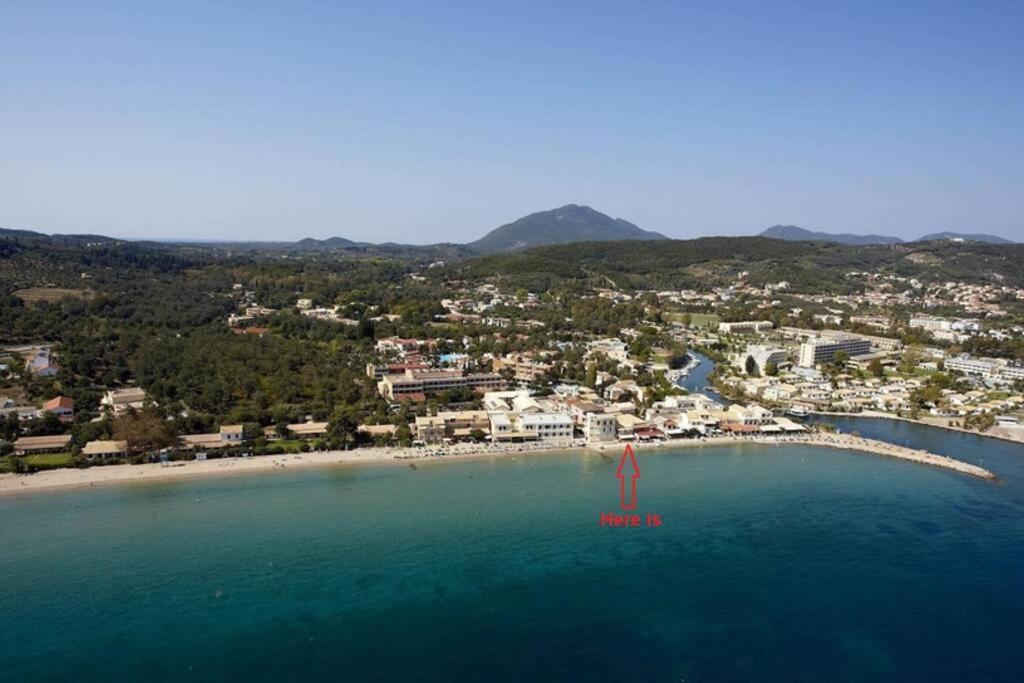 Elena Beach Apartment Mesongi Exterior photo