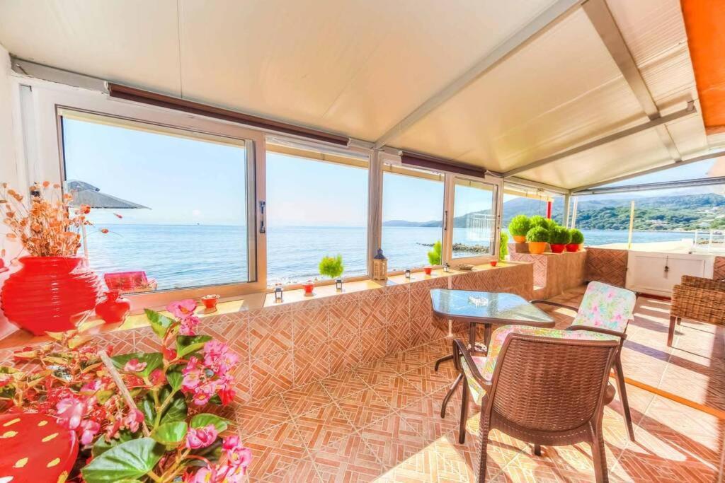 Elena Beach Apartment Mesongi Exterior photo