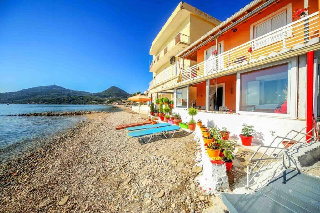 Elena Beach Apartment Mesongi Exterior photo