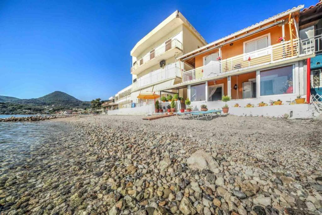 Elena Beach Apartment Mesongi Exterior photo