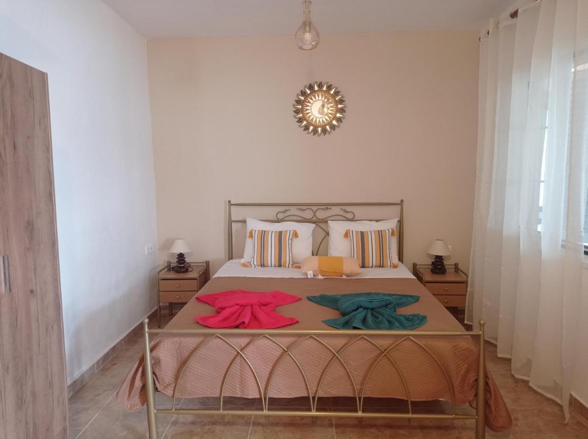 Elena Beach Apartment Mesongi Exterior photo